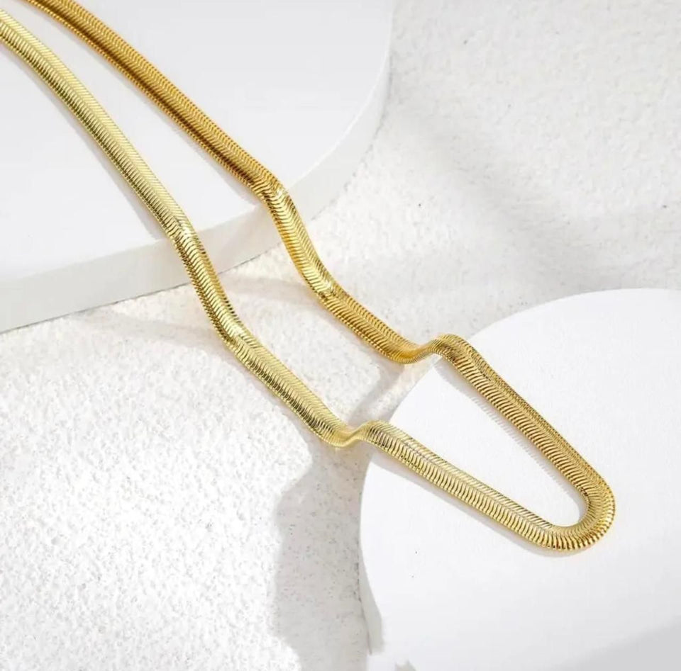 Dapper Men's Golden Snake Chain