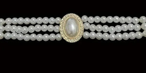 Slaybuzz Pearl Necklace