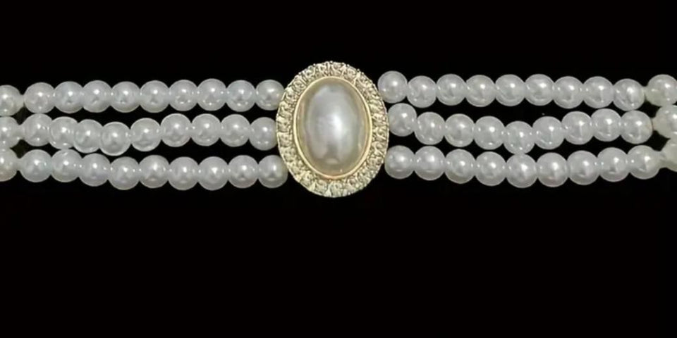 Slaybuzz Pearl Necklace